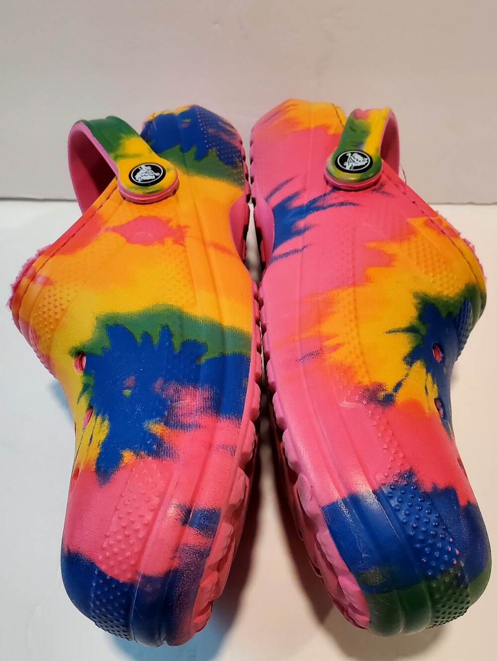 CROCS Tie-Dye Plush-Lined Slip-On Clogs - Pink, Blue, Yellow, Green Size 9 - Picture 2 of 6
